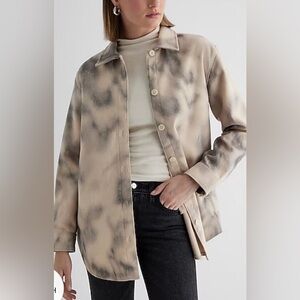 NWT Express Printed Brushed Twill Shacket Tan Gray XS